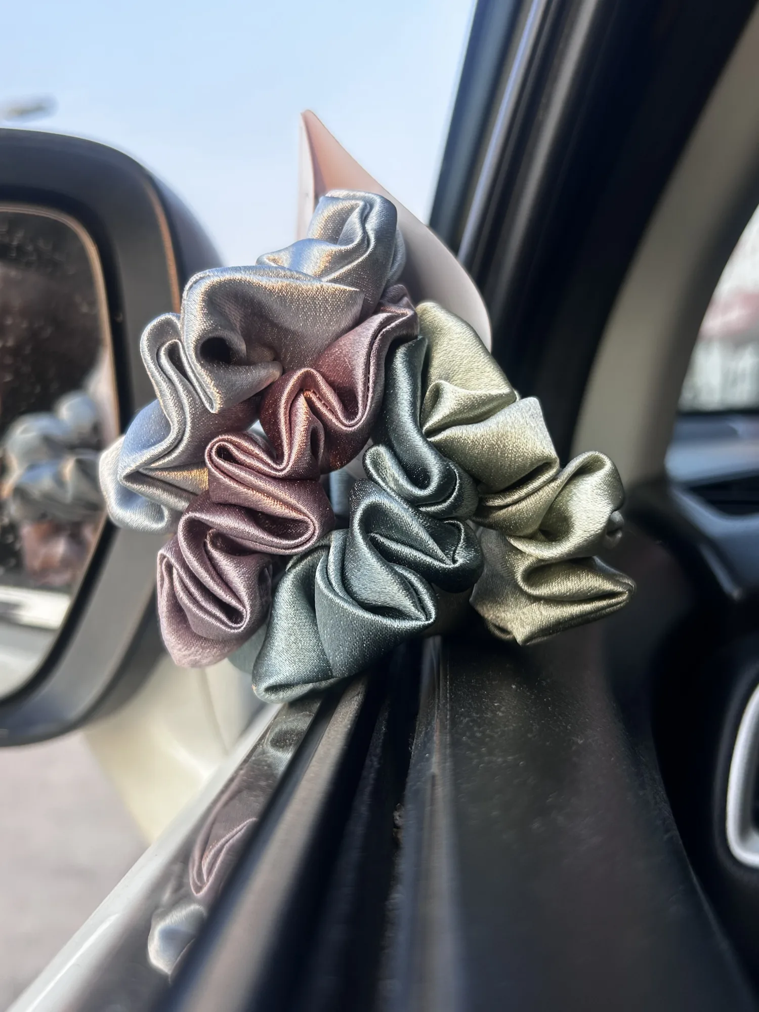 Silk Scrunchies Size M-Regular-(pack of 4)
