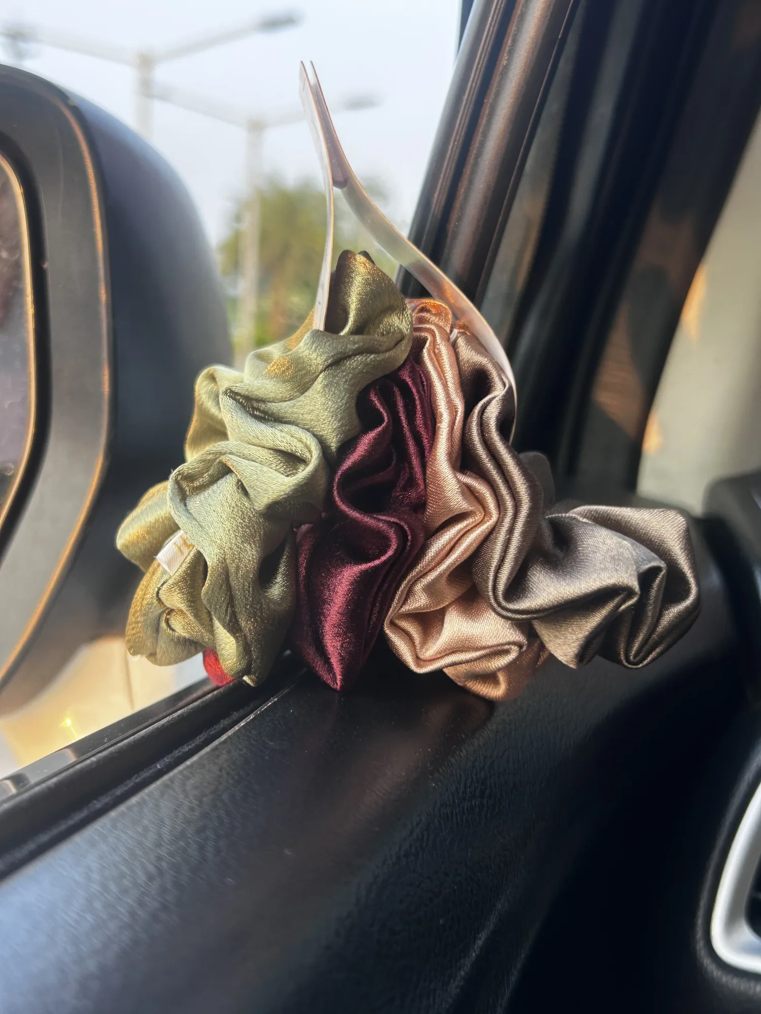 Silk Scrunchies Size M-Regular-(pack of 4) Dark pastel